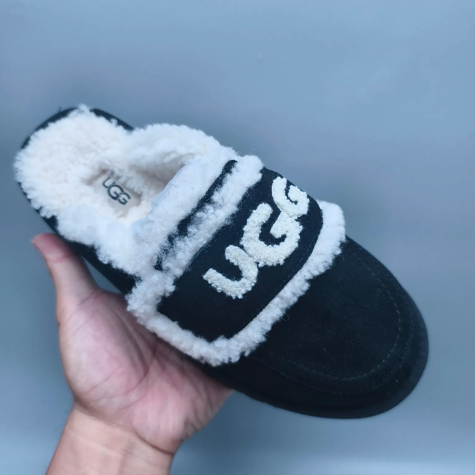 💰480 UGG sheepskin all-in-one snow boots 1208 Thick-soled curly fur casual fur flip flops with large logo Color: maroon sand antelope brown black chocolate Code number: 35-40 yards